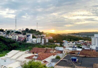 Os acordes da madrugada: reflexões do início do dia