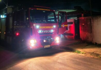 Bombeiros apagam incêndio em residência no São Vicente