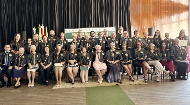 Academia Luzense de Letras é motivo de alegria e inspiração