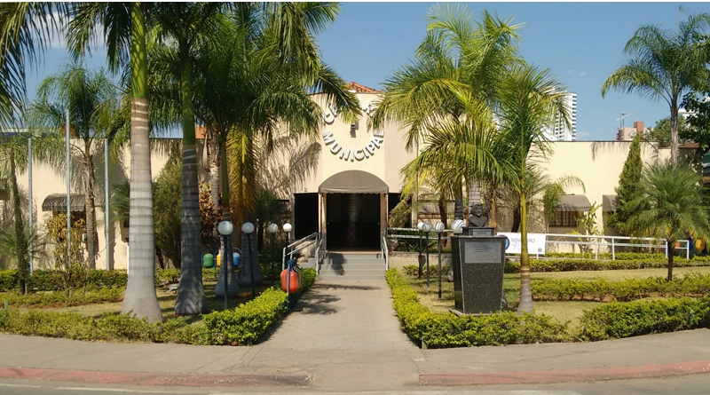 Dar livros antes de armas, perspectivas antes de medo