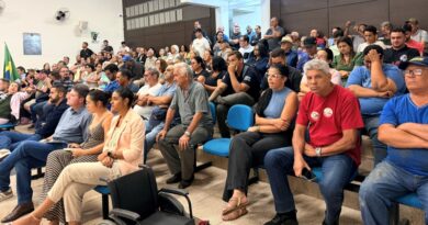 Protesto contra o IPTU lota a Câmara de Bom Despacho