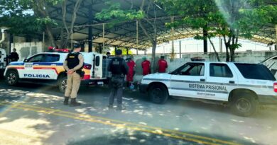 Operação policial remove pichações na cidade