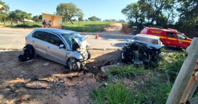 Civic na contramão mata casal e deixa bebê ferido