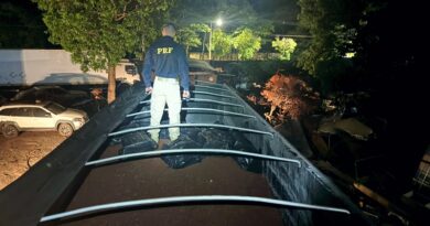 PRF apreende carreta com mais de 1 tonelada de droga